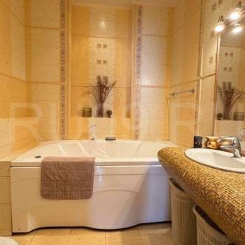 Продается 3-х комнатная квартира, 126 м²