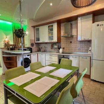 Продается 3-х комнатная квартира, 126 м²