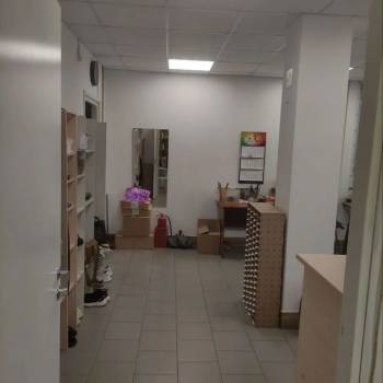 Сдается Нежилое помещение, 182 м²