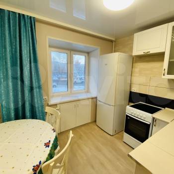 Сдается Многокомнатная квартира, 60 м²