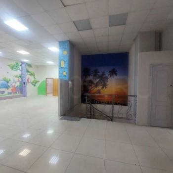 Сдается Нежилое помещение, 461 м²