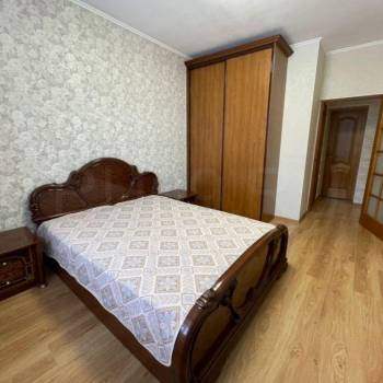 Сдается Многокомнатная квартира, 90 м²
