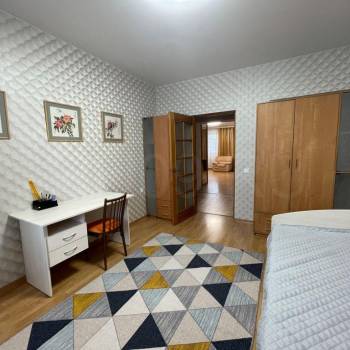 Сдается Многокомнатная квартира, 90 м²