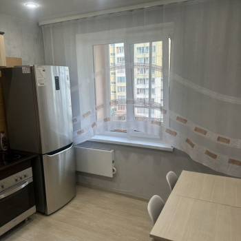 Сдается 1-комнатная квартира, 42 м²