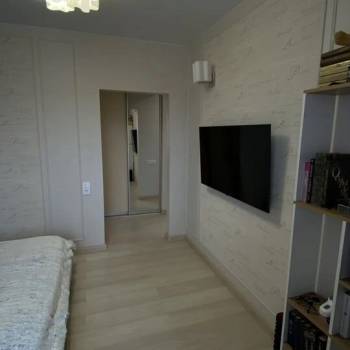 Продается 1-комнатная квартира, 32 м²