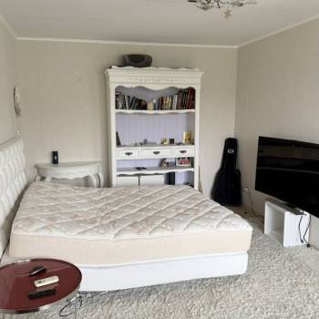 Продается 1-комнатная квартира, 32 м²