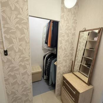 Продается 1-комнатная квартира, 32 м²