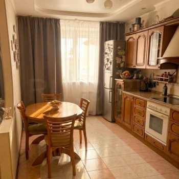 Продается 1-комнатная квартира, 38 м²