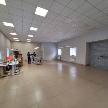 Сдается Нежилое помещение, 600 м²