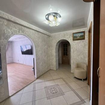 Продается Многокомнатная квартира, 77 м²