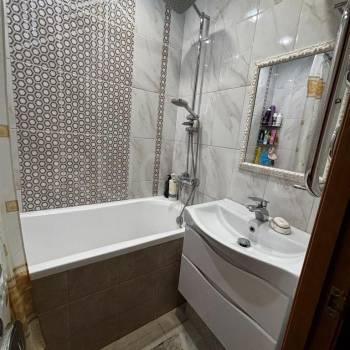 Продается 3-х комнатная квартира, 64 м²