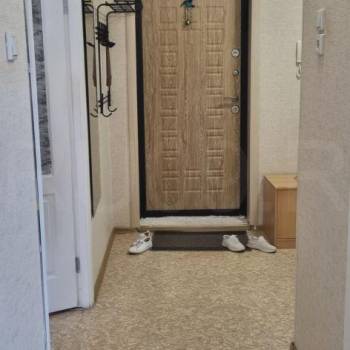 Продается 1-комнатная квартира, 42 м²