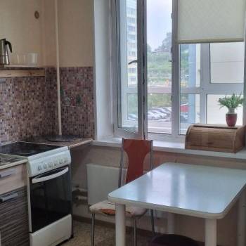 Продается 1-комнатная квартира, 42 м²