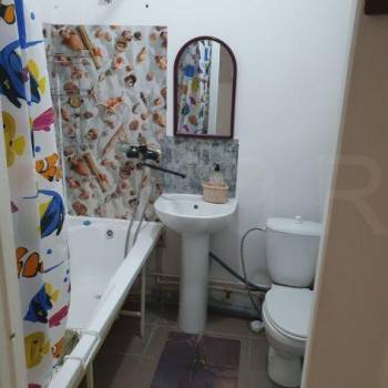 Продается 1-комнатная квартира, 42 м²