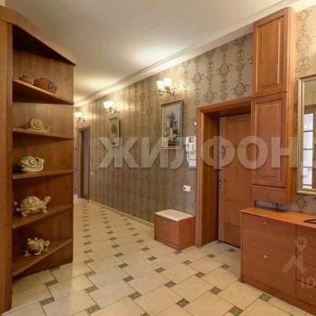 Продается 3-х комнатная квартира, 140 м²