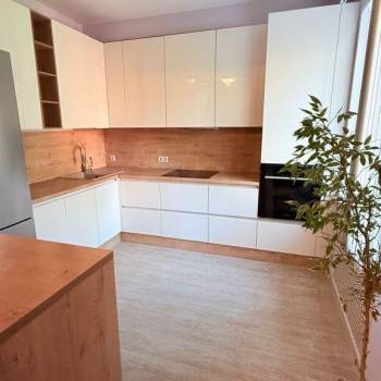 Продается 3-х комнатная квартира, 76 м²