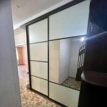 Продается 1-комнатная квартира, 42 м²