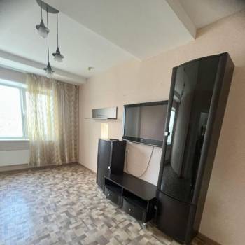 Продается 1-комнатная квартира, 42 м²
