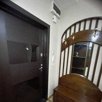 Продается 1-комнатная квартира, 42 м²