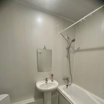 Продается 1-комнатная квартира, 42 м²