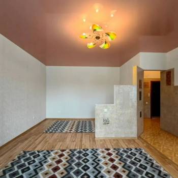 Продается 1-комнатная квартира, 49 м²