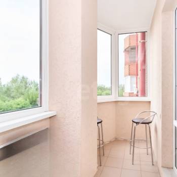 Продается 1-комнатная квартира, 54 м²