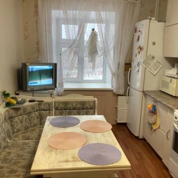 Продается Многокомнатная квартира, 80 м²