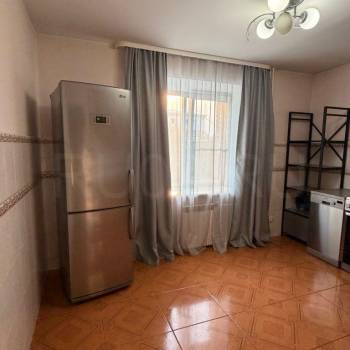 Сдается 2-х комнатная квартира, 75 м²