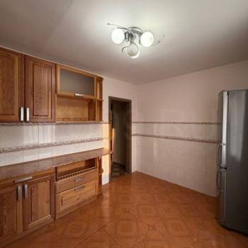 Сдается 2-х комнатная квартира, 75 м²