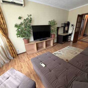 Сдается 2-х комнатная квартира, 74 м²