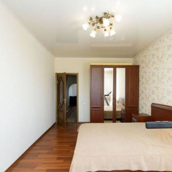 Продается 2-х комнатная квартира, 106,9 м²