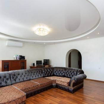 Продается 2-х комнатная квартира, 106,9 м²