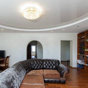 Продается 2-х комнатная квартира, 106,9 м²