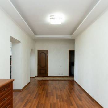 Продается 2-х комнатная квартира, 106,9 м²
