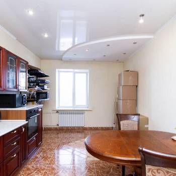 Продается 2-х комнатная квартира, 106,9 м²
