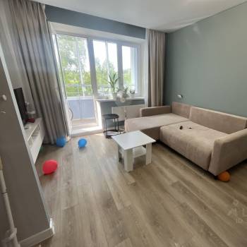 Продается 1-комнатная квартира, 38 м²