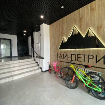 Продается 1-комнатная квартира, 35 м²
