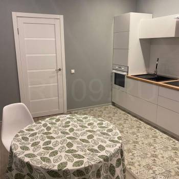 Продается 1-комнатная квартира, 44 м²