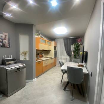 Продается Многокомнатная квартира, 70,2 м²