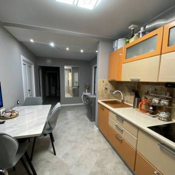 Продается Многокомнатная квартира, 70,2 м²