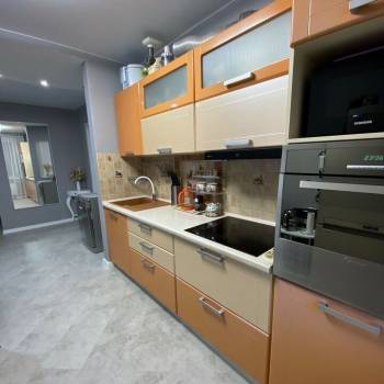 Продается Многокомнатная квартира, 70,2 м²