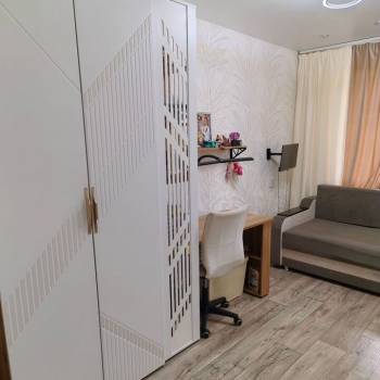 Продается Многокомнатная квартира, 82 м²