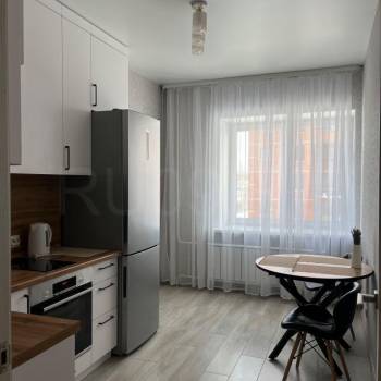 Сдается 1-комнатная квартира, 37 м²