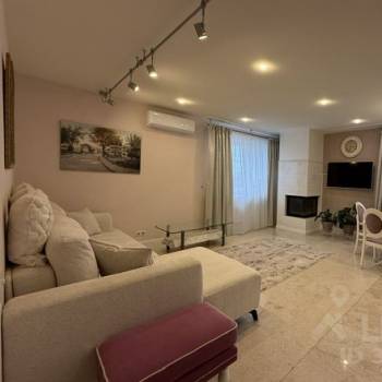 Сдается Многокомнатная квартира, 104 м²