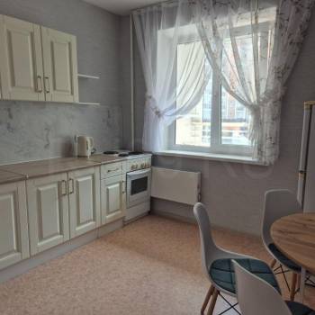 Сдается 1-комнатная квартира, 43 м²