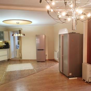 Продается 2-х комнатная квартира, 103,7 м²