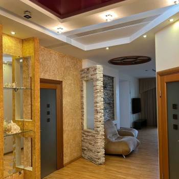 Продается 3-х комнатная квартира, 172 м²