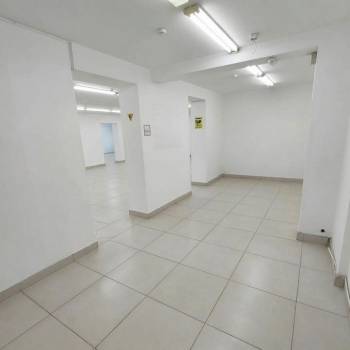 Сдается Нежилое помещение, 200 м²