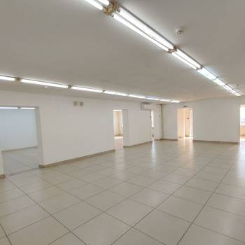 Сдается Нежилое помещение, 200 м²