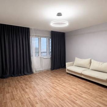 Продается 1-комнатная квартира, 51,7 м²